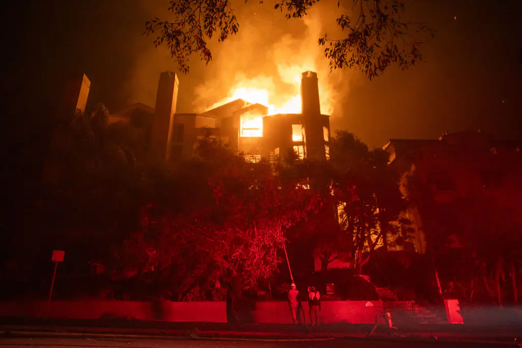 Wildfires are currently raging across California. Credit: Apu Gomes / Getty