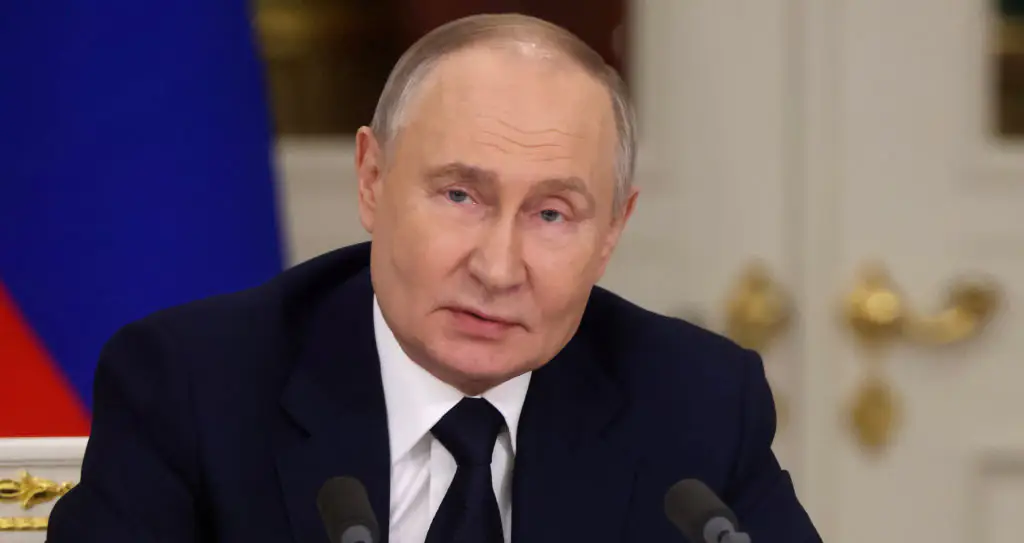 Kremlin releases statement to reveal whether Trump warned Putin about Iran strikes in advance