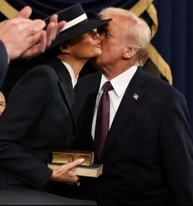 Social media users share simple reason why Trump didn't kiss Melania after 'air kiss' goes viral - Article Image 4