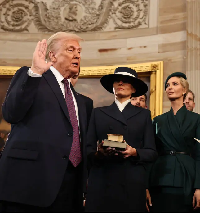 Social media users share simple reason why Trump didn't kiss Melania after 'air kiss' goes viral - Article Image 1