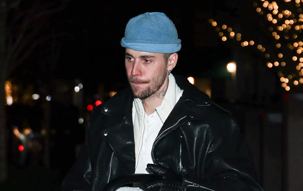 Justin Bieber fans have theory singer's brutal leaked text messages are actually stroke of 'genius'