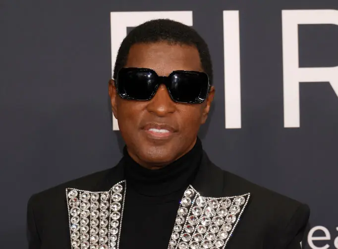 Reporters issue apology after 'rude and unprofessional' moment during Babyface interview on Grammys red carpet