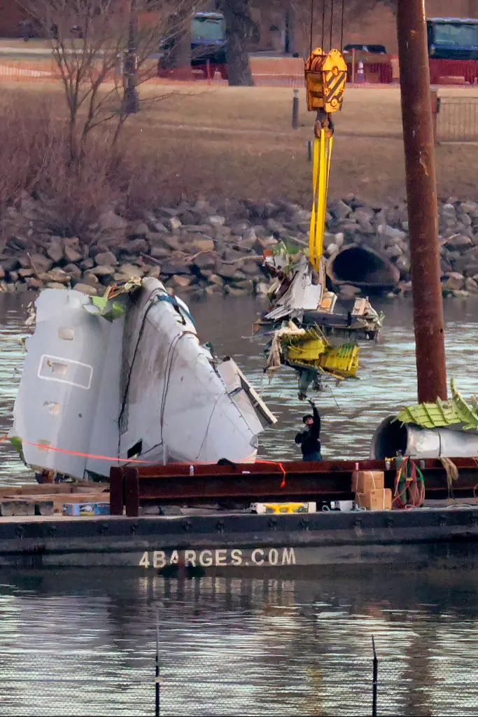 Wreckage being recovered from the Potomac River. Credit: Chip Somodevilla / Getty
