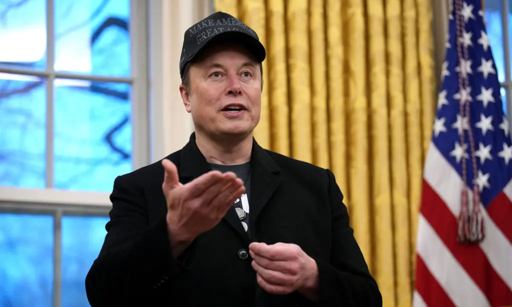 Elon Musk issues all federal employees with ultimatum email after being challenged by Trump