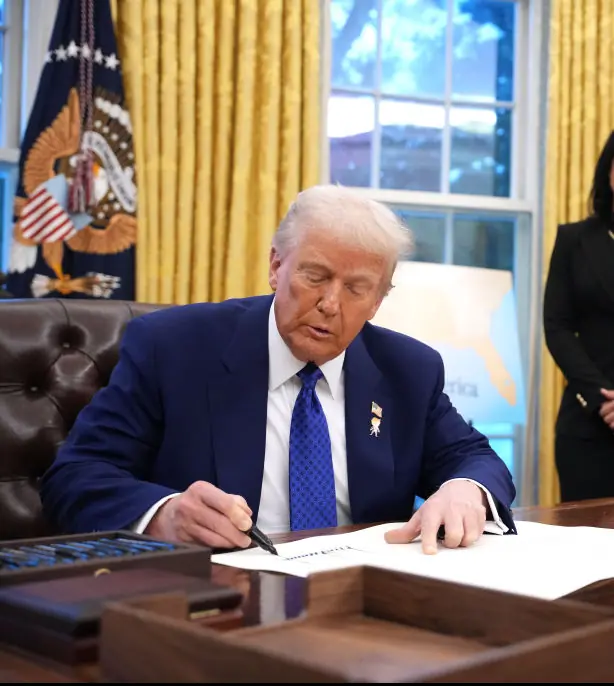 Donald Trump Tulsi Gabbard. Credit: Andrew Harnik / Getty