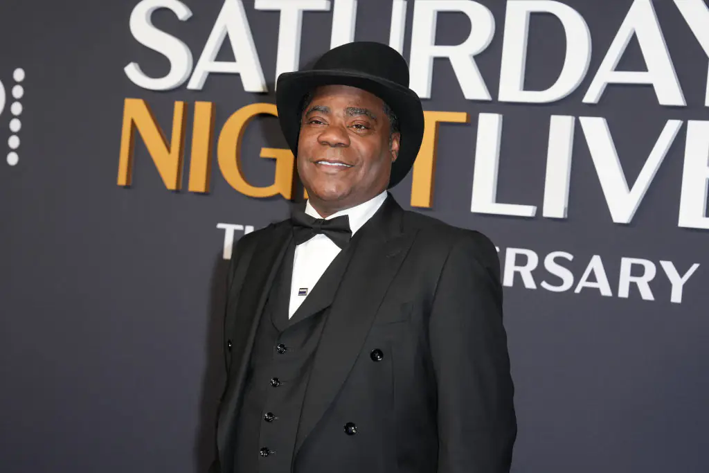 Actor Tracy Morgan removed in wheelchair after he's seen vomiting courtside at Knicks game