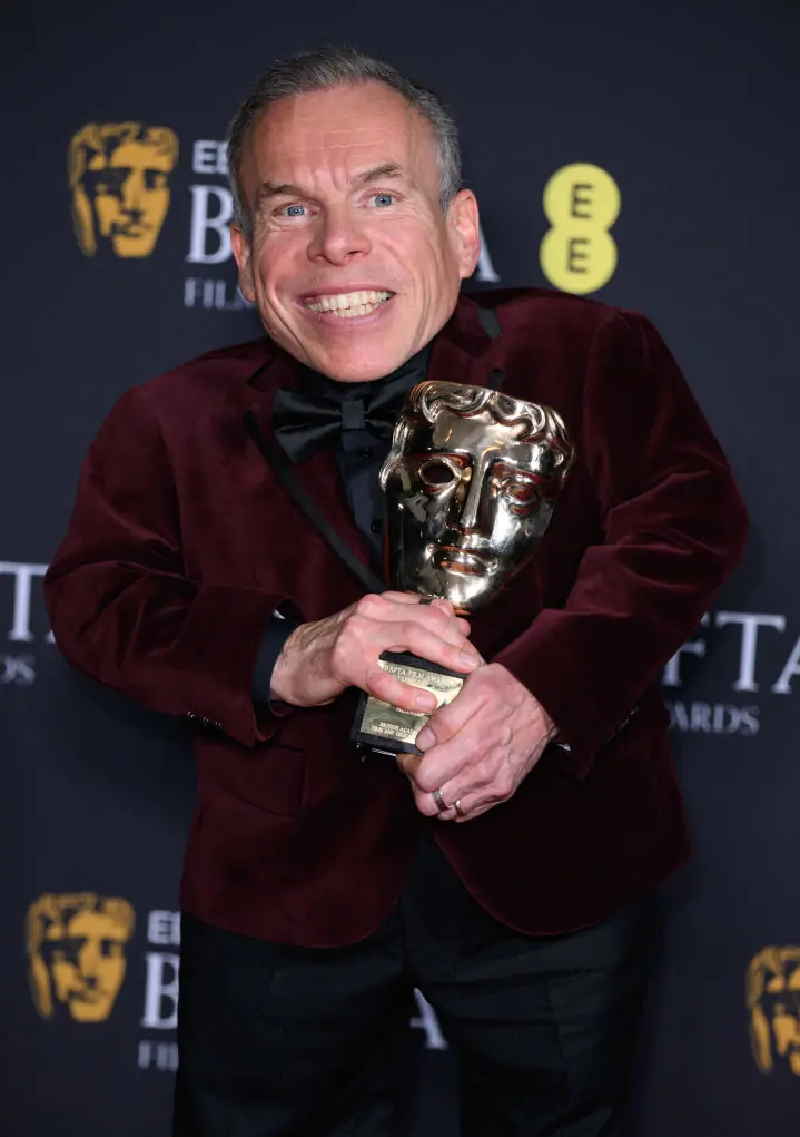 Warwick Davis dedicated his award to his late wife. Credit: Karwai Tang / Getty