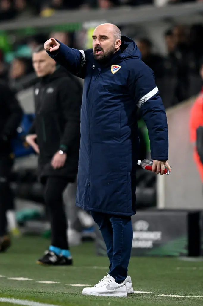 The manager suffered a heart attack on the touchline. Credit: Jurij Kodrun / Getty