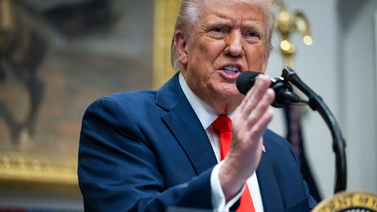 New marks on Trump’s hands spark fresh speculation over the president’s ...