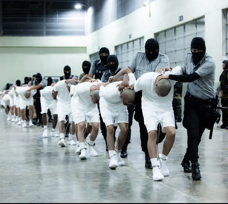 First immigrants from America arrive in 'world's worst prison' after Trump 'defies judge's ruling' - Article Image 4