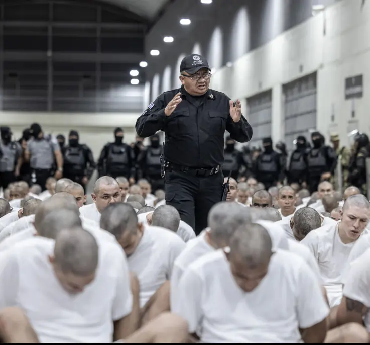 First immigrants from America arrive in 'world's worst prison' after Trump 'defies judge's ruling' - Article Image 5