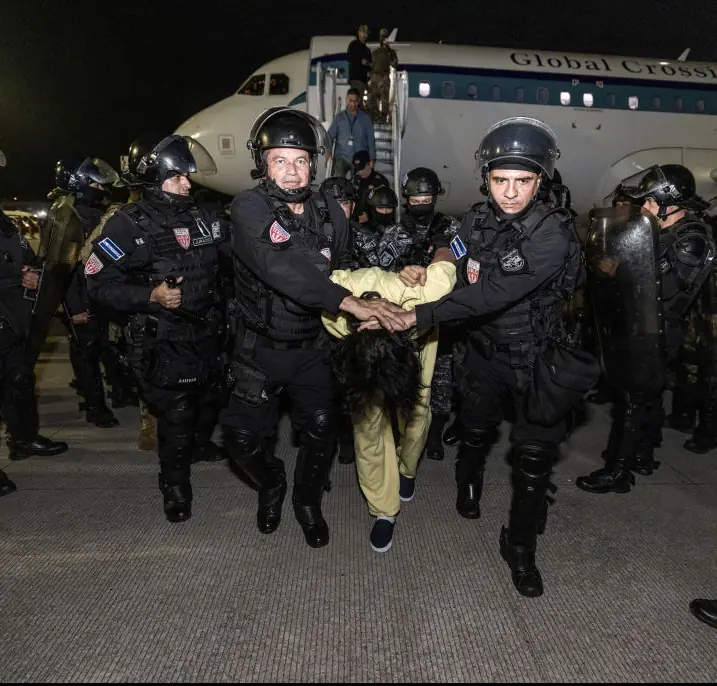 First immigrants from America arrive in 'world's worst prison' after Trump 'defies judge's ruling' - Article Image 2