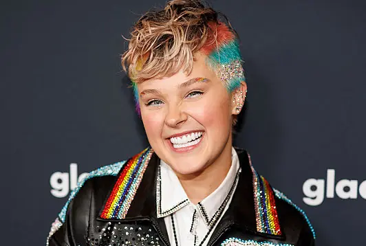 JoJo Siwa has one-word answer to Chris Hughes relationship question