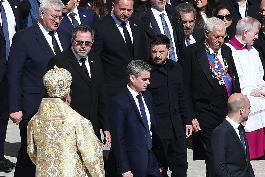President Zelensky receives a round of applause from crowd as he attends Pope Francis' funeral