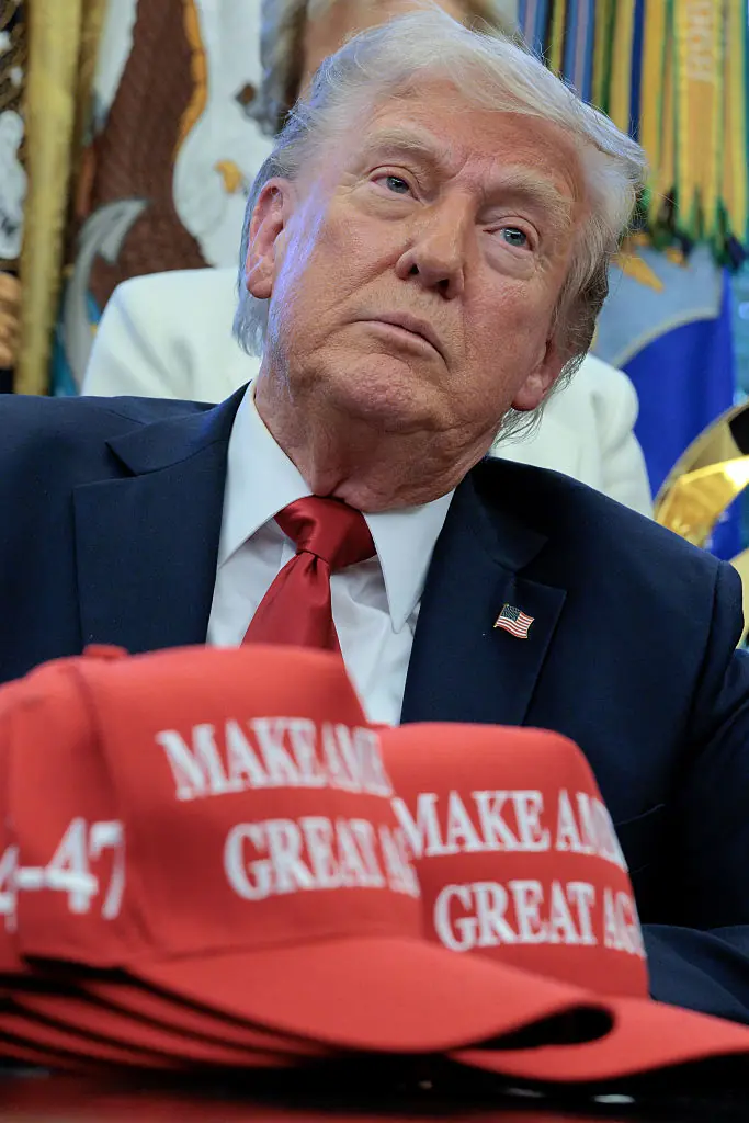 Trump issues 'dire' ultimatum for Ukraine after Zelensky slams his peace plan - Article Image 1