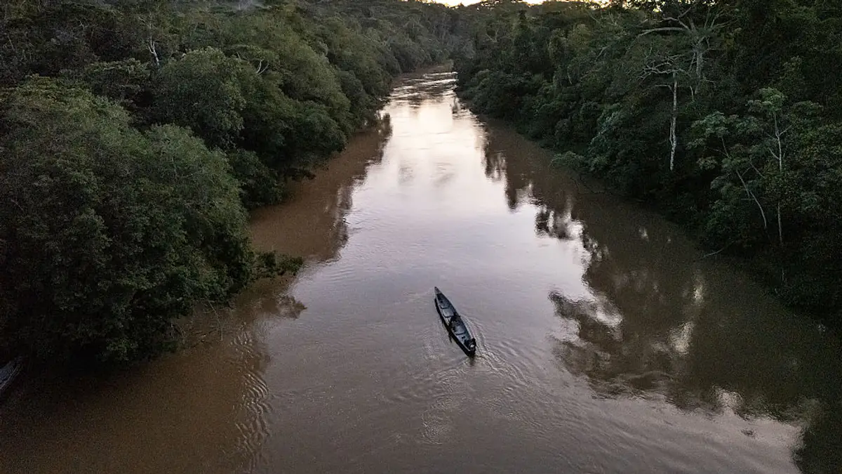 Never-before-seen footage of uncontacted Amazonian tribe sparks bizarre ...