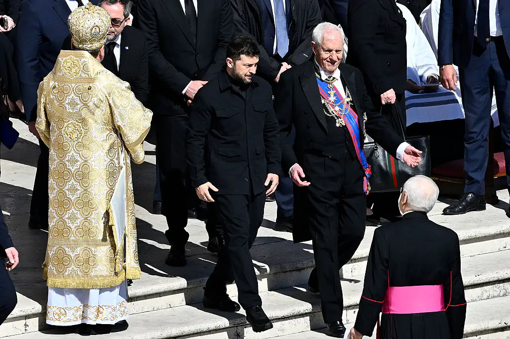 A crowd clapped for Ukraine's President Volodymyr Zelensky as he arrived at the funeral of Pope Francis. Credit: Antonio Masiello / Getty