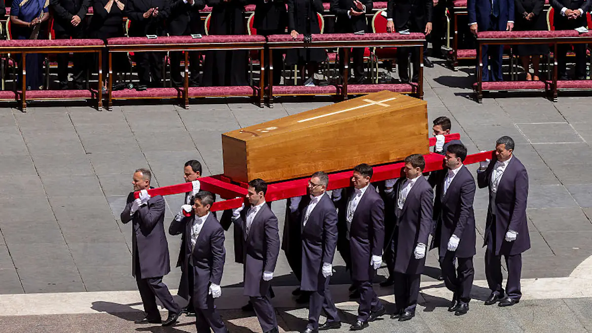 Read in full: The touching note that will be buried alongside Pope ...