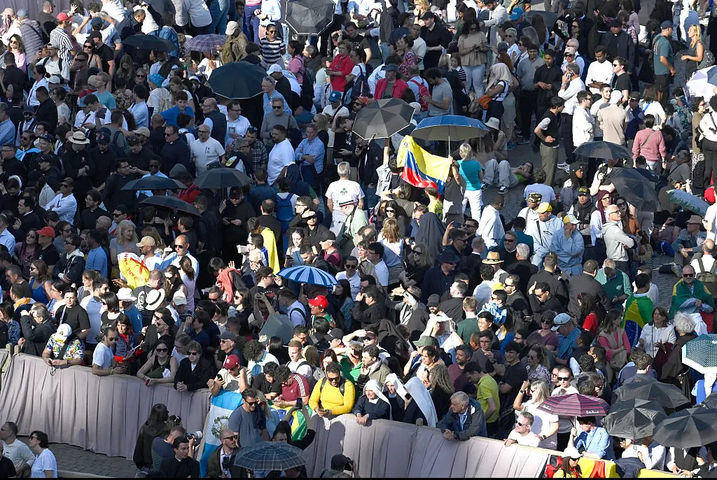 Crowds gather to witness the arrival of the new pope. Credit:  Antonio Masiello/Getty Images