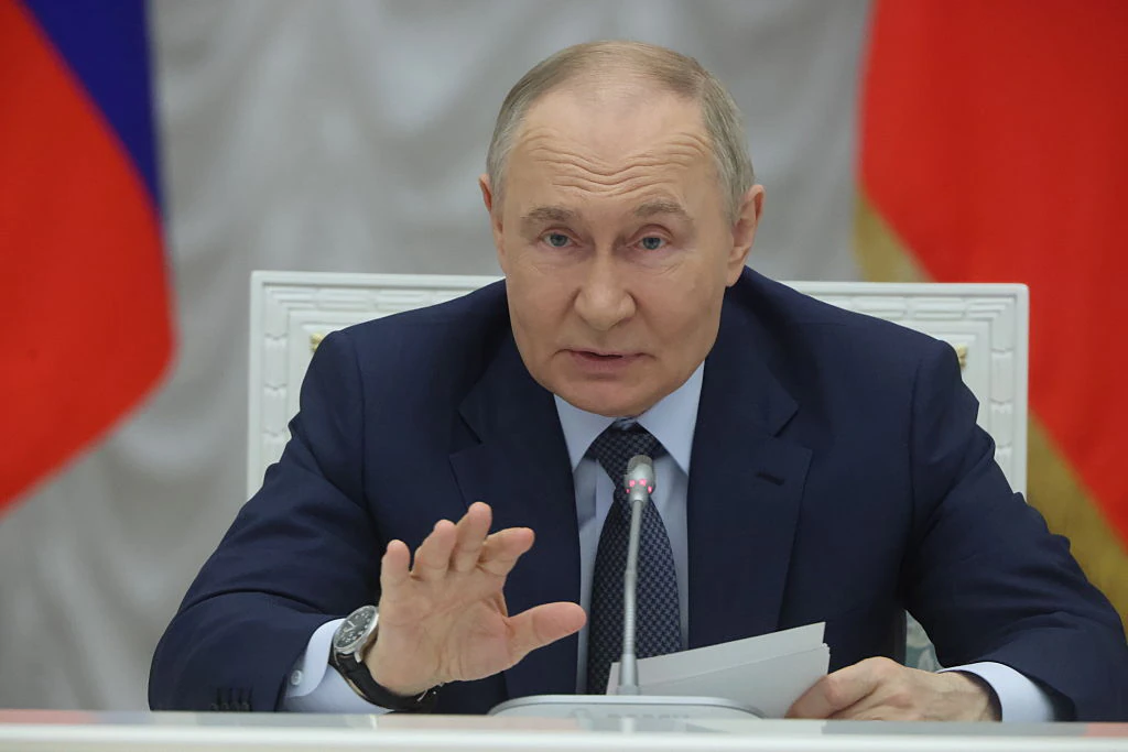 WW3 fears escalate as UK government makes worrying comment on Britain being Putin's new 'number 1 target'