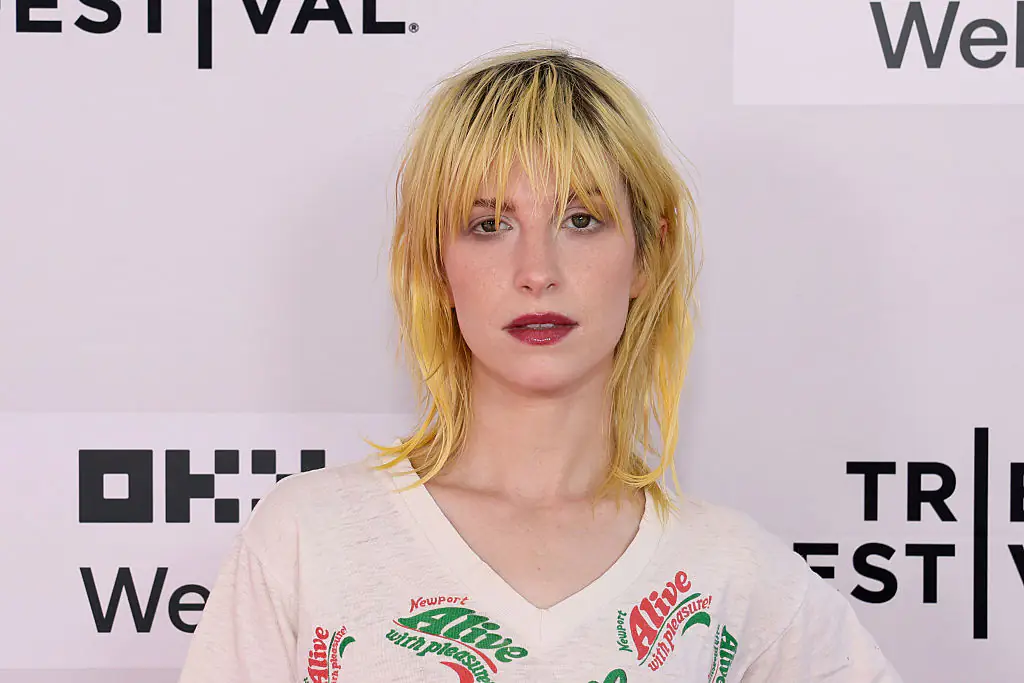 Hayley Williams confirms the identity of the 'racist country singer' mentioned in one of her songs - calls him out for a fight