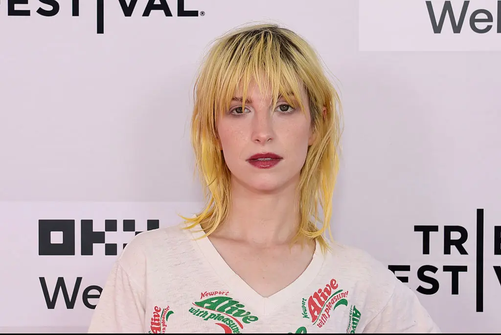 Hayley Williams confirms the identity of the 'racist country singer' mentioned in one of her songs - calls him out for a fight