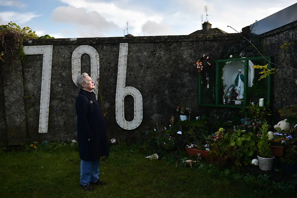 Excavation for remains of nearly 800 babies at former 'mother and baby home' begins