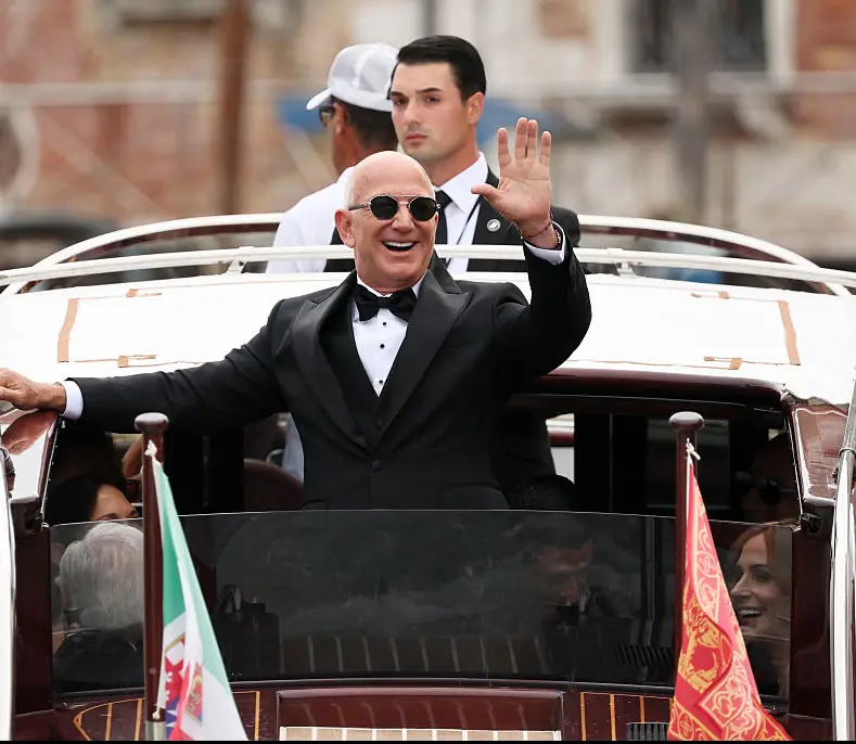 Huge cost of Jeff Bezos and Lauren Sánchez’s wedding leaves people saying same thing - Article Image 2