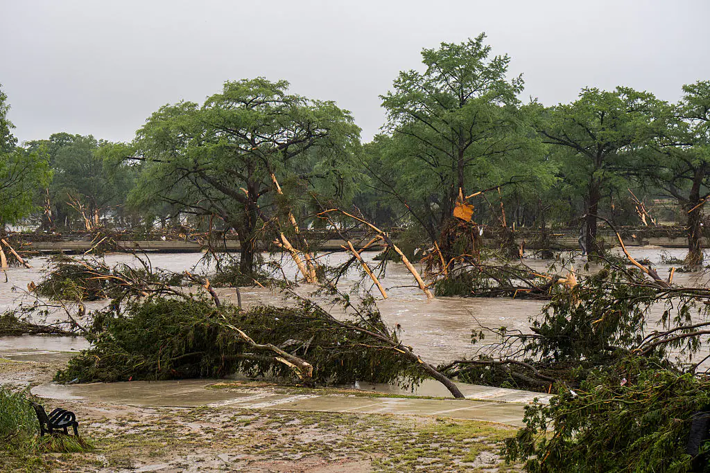 Parents of sisters who died with ‘hands locked together’ after drowning in Texas floods reveal final text they sent