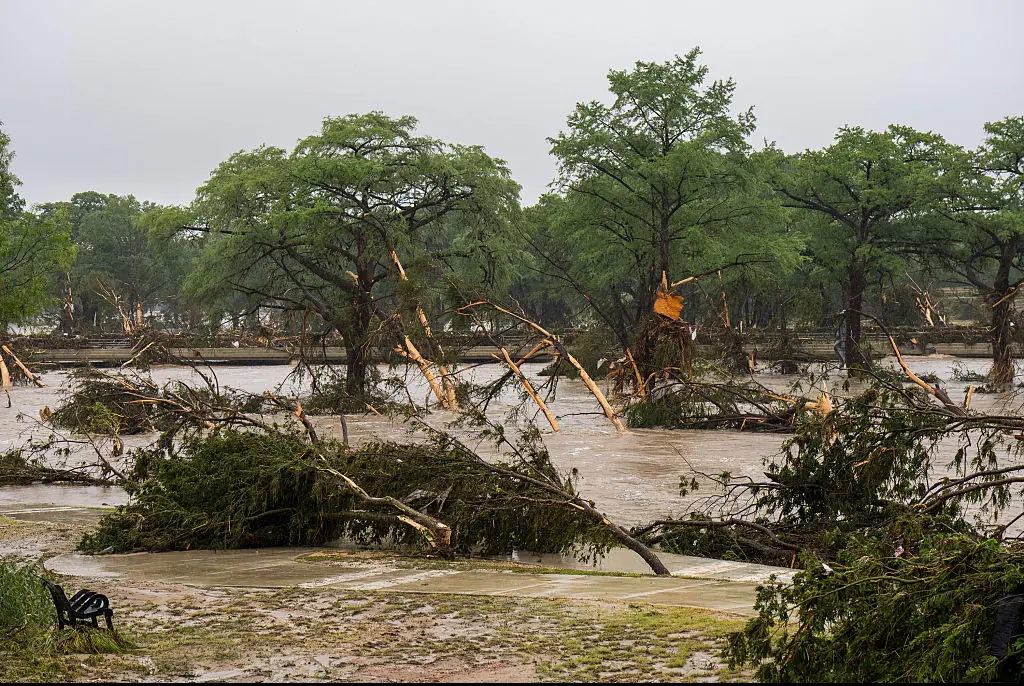 Parents of sisters who died with ‘hands locked together’ after drowning in Texas floods reveal final text they sent