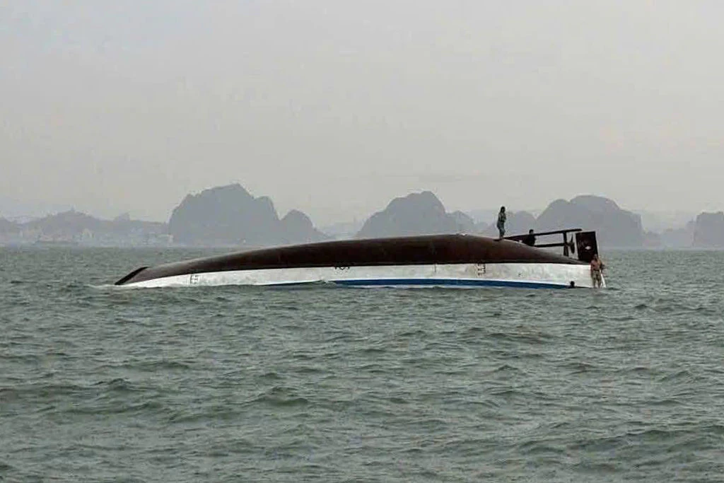 Man who survived when tourist boat capsized, killing at least 35, reveals how he managed to get out