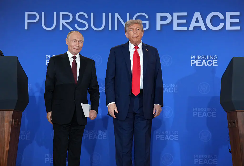 Unseen Trump-Putin meeting footage leaked by Russia sparks huge conspiracy theory