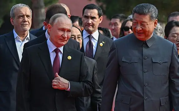 After Vladimir Putin and Xi Jinping were caught on hot mic discussing immortality - could humans really live to 150?
