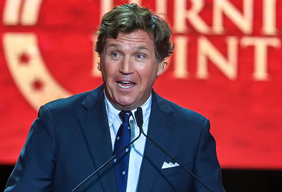 Viewers noticed unexpected move Tucker Carlson made during speech at Charlie Kirk's funeral: It sends a 'powerful message'