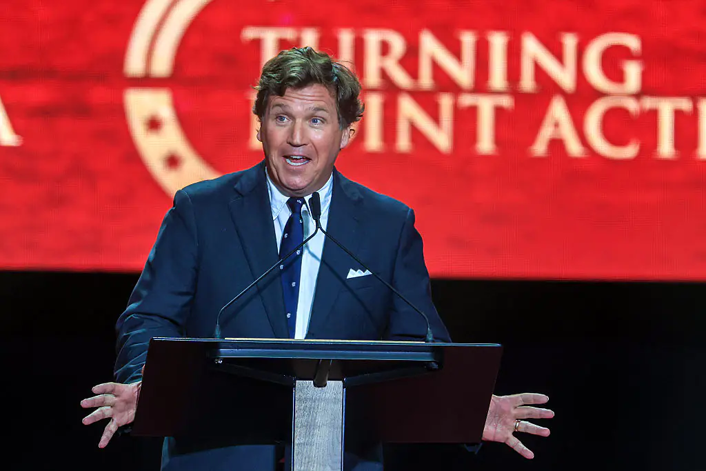 Viewers noticed unexpected move Tucker Carlson made during speech at Charlie Kirk's funeral: It sends a 'powerful message'