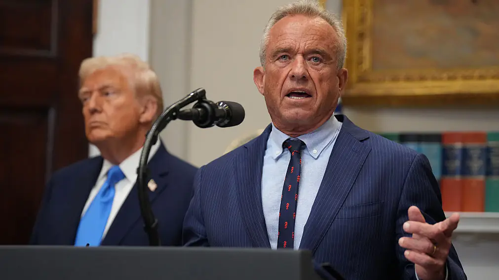  Robert F. Kennedy Jr. and President Donald Trump