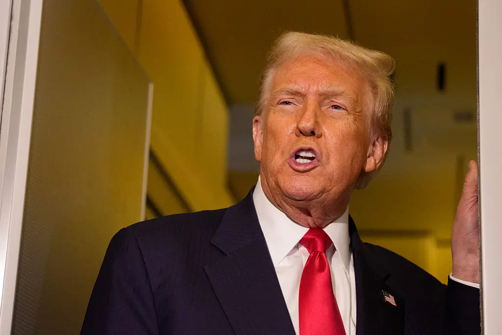 Trump gives an update on the $2,000 tariff dividend cheques. Credit: Andrew Harnik / Getty