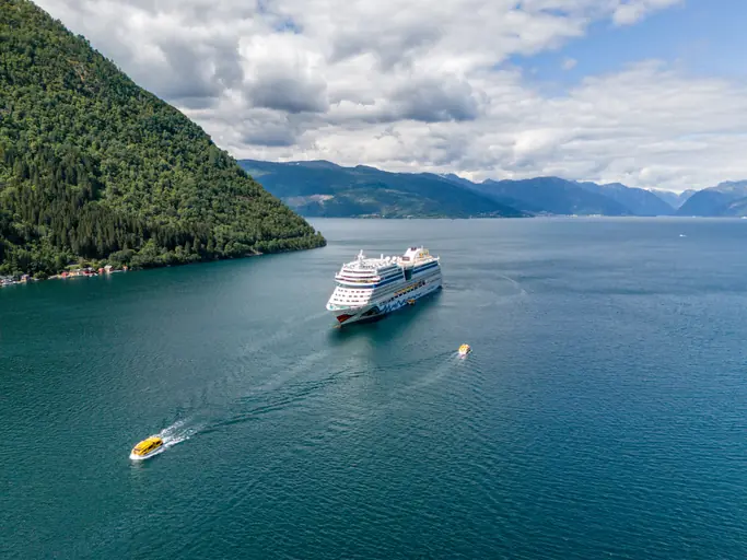 A cruise worker has given a warning to anyone who might be thinking about hooking up with someone on a cruise. Credit: Stefan Aue / Getty