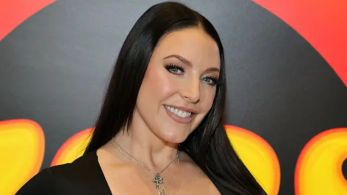 Angela White 