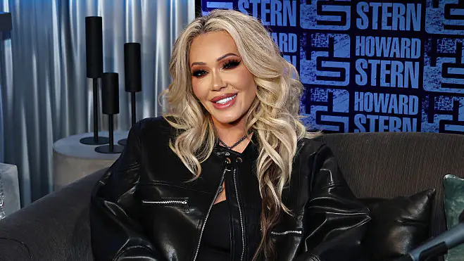 Bunnie Xo posted NSFW photo hours before news broke that couple filed for divorce after nearly 10 years of marriage