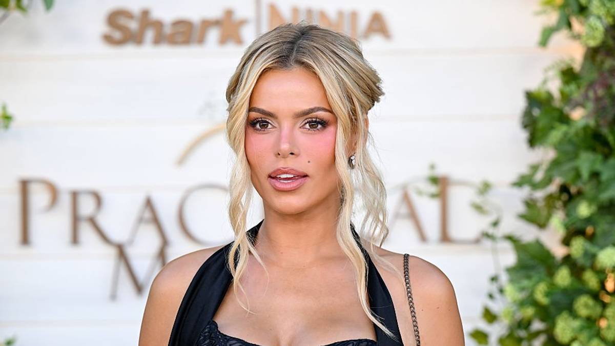 'Baywatch' star Brooks Nader speaks out after being pictured topless with her dad
