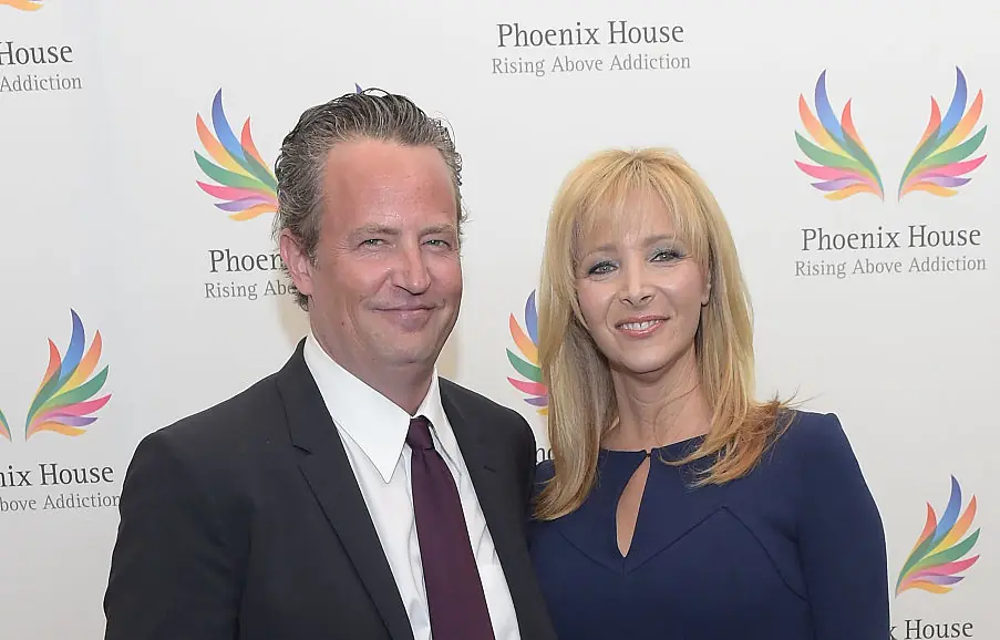 Lisa Kudrow reveals she recently found a note from Matthew Perry inside 'Cookie Time' Friends prop