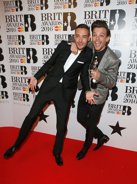 Louis Tomlinson pens heartfelt tribute to former One Direction bandmate Liam Payne following death at 31