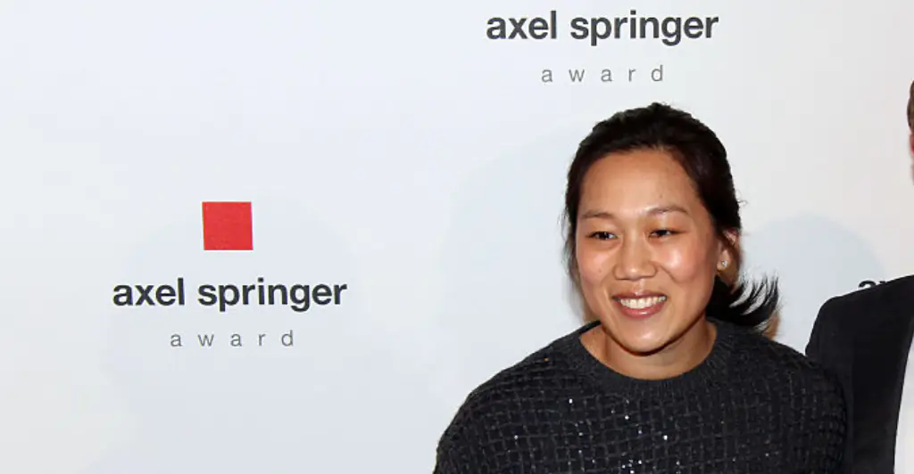 Mark Zuckerberg installs a giant statue of his wife in their backyard - but the romantic gesture has left people divided