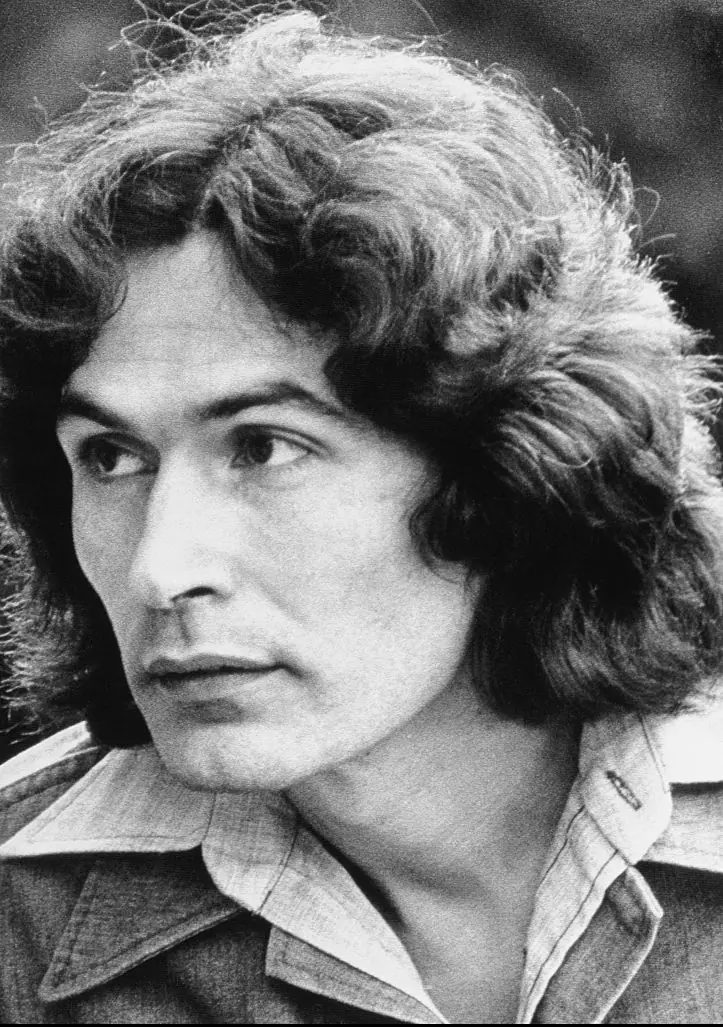 Terrifying story behind photo of serial killer smiling after winning dating game show