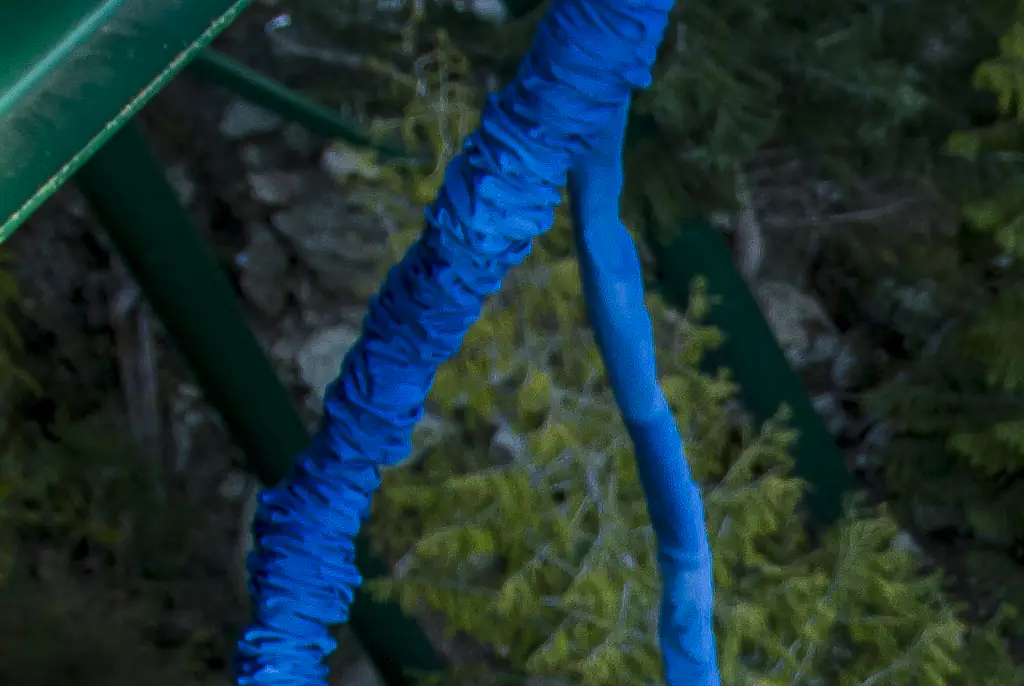 Story of bungee jumper who died as she fell 100ft after making one horrifying mistake