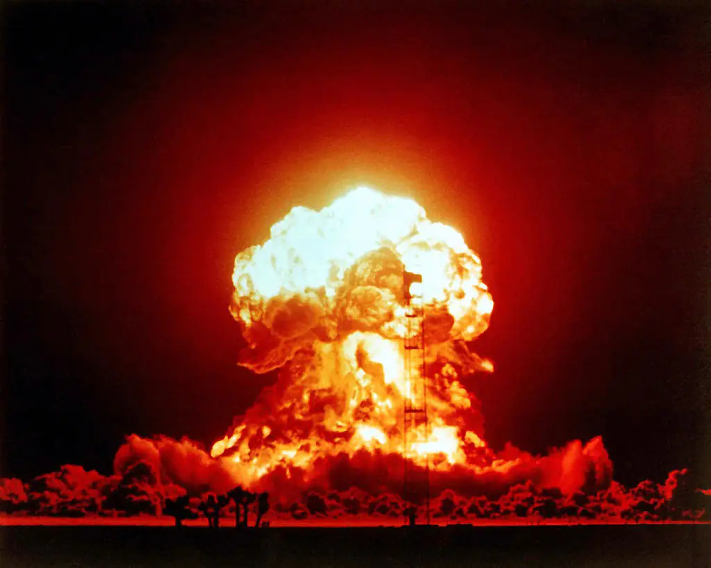 What to do in first 24 hours to survive in the event of a nuclear bomb