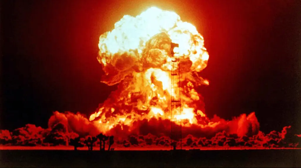 What to do in first 24 hours to survive in the event of a nuclear bomb