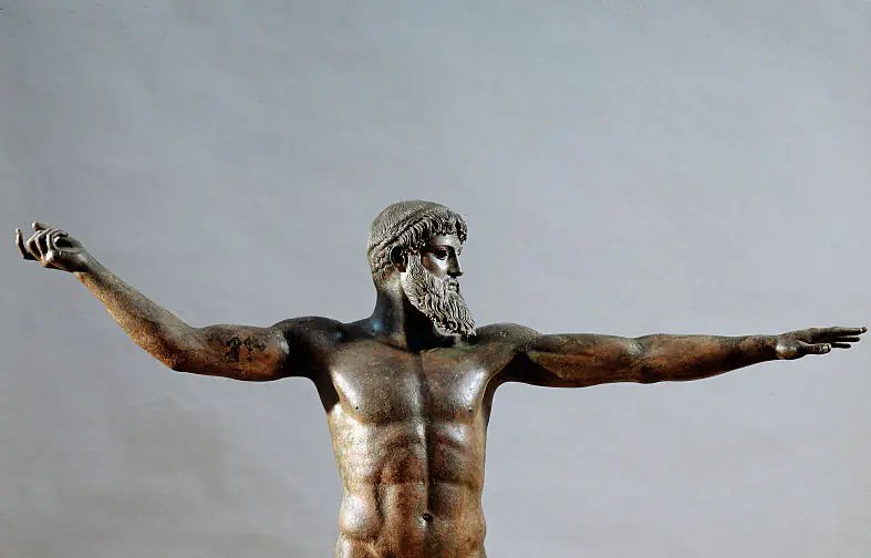 Woman shares mind-blowing discovery on why all Greek statues have tiny penises