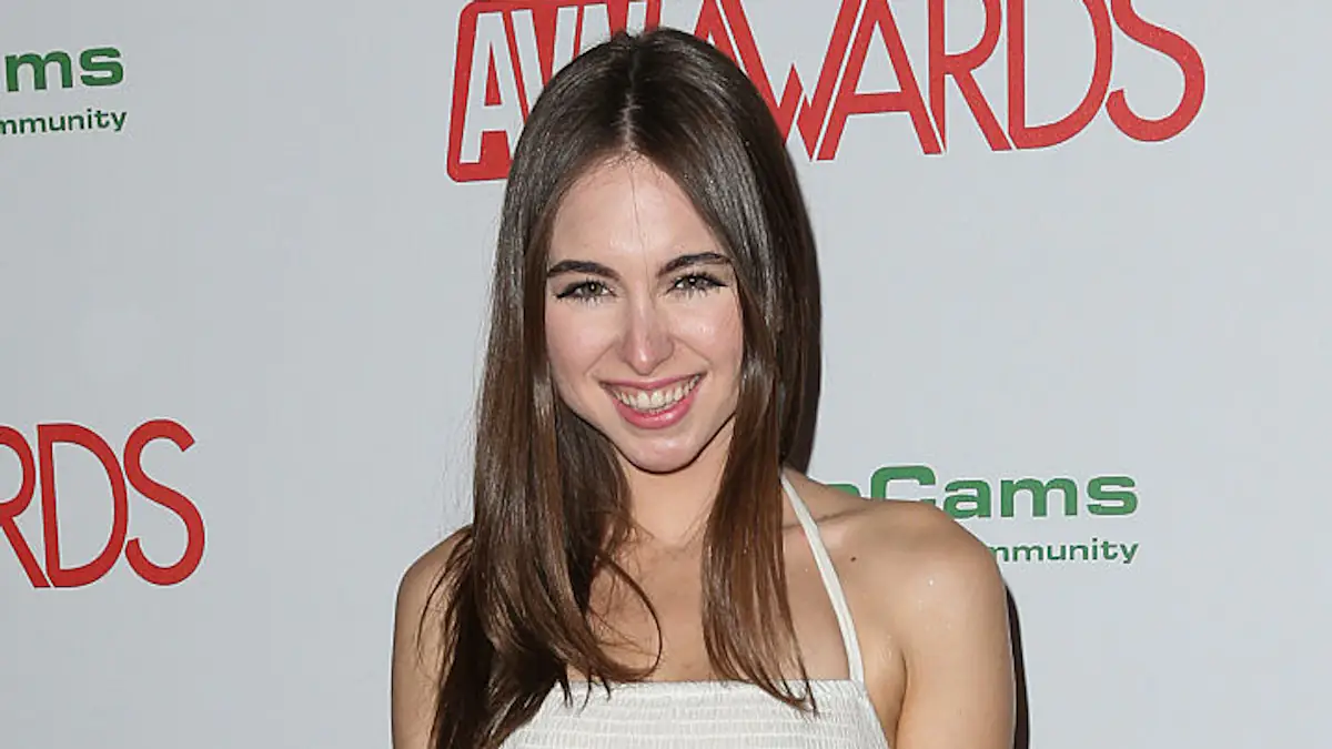 Adult star Riley Reid reveals telltale sign that a man is good in the ...